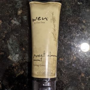 Wen Sweet Almond Mint Styling cream by Chaz Dean